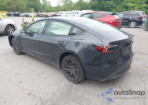 2025 Tesla Model 3 Long Range Rear-Wheel Drive z USA, uszkodzony, nr VIN 5YJ3E1EA3SF915449
